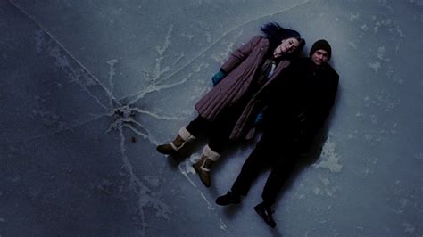 Eternal Sunshine of the Spotless Mind: Un voyage labyrinthique à travers la mémoire et l'amour perdu!